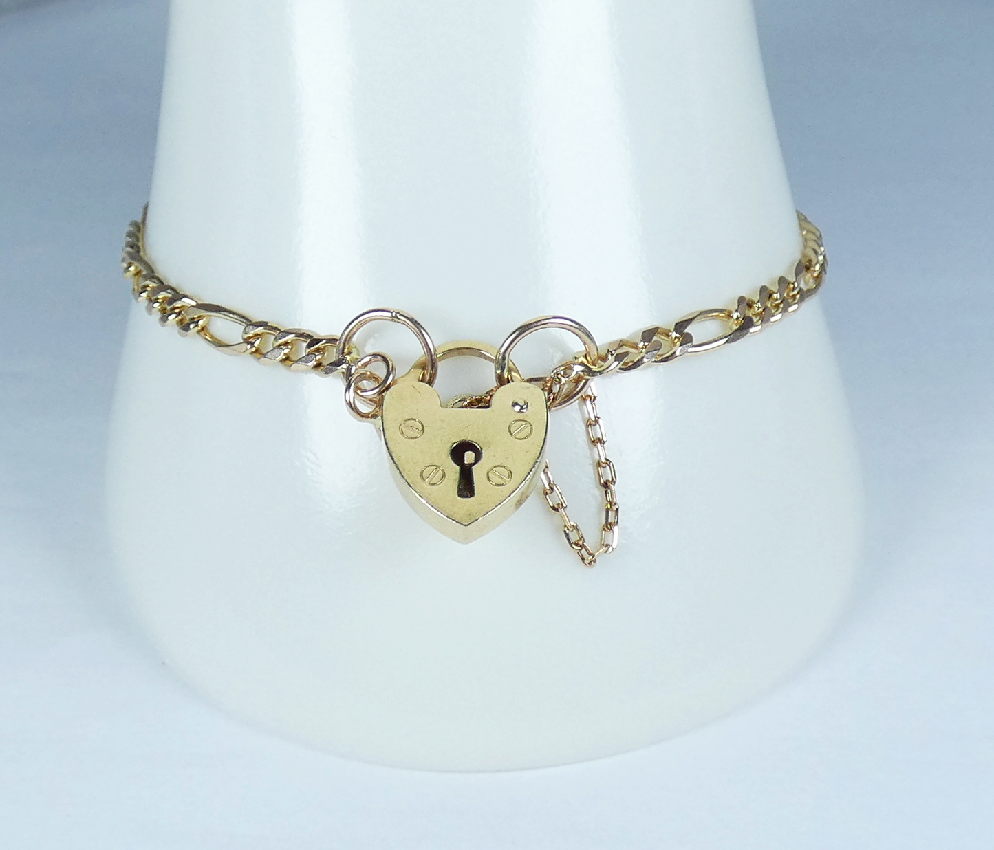 Solid 9ct Yellow Gold 18cm 7" Charm Bracelet 4mm Figaro Link Chain Padlock Clasp