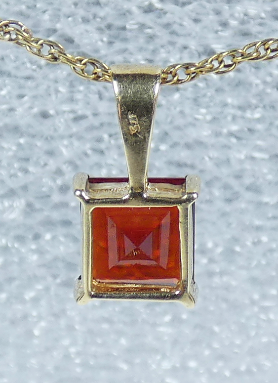 Solid 9ct Yellow Gold 3.90ct Square 7mm Garnet Fixed Bail Necklace Pendant 375