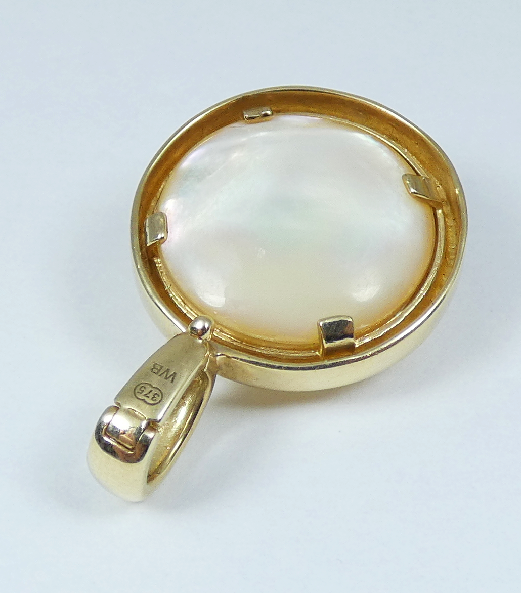 Solid 9ct Yellow Gold 16mm Mabe Pearl Enhancer Necklace Pendant Hinged Bail 375