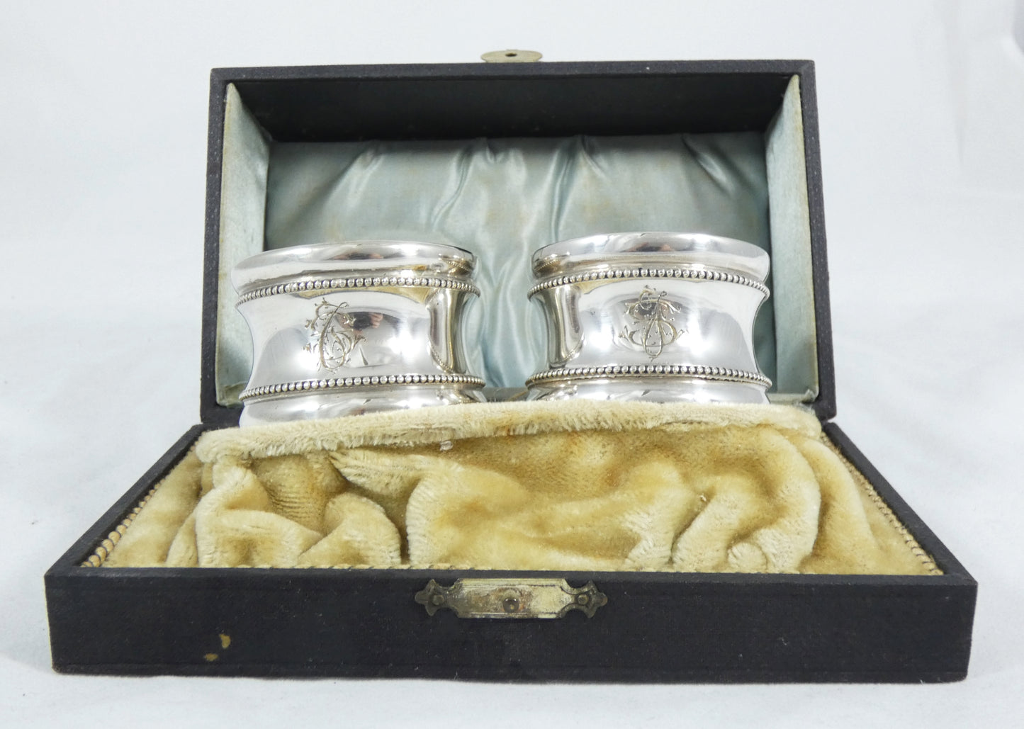 Antique Art Deco Boxed Pair of Dutch Solid 833 Silver Napkin Serviette Rings Set