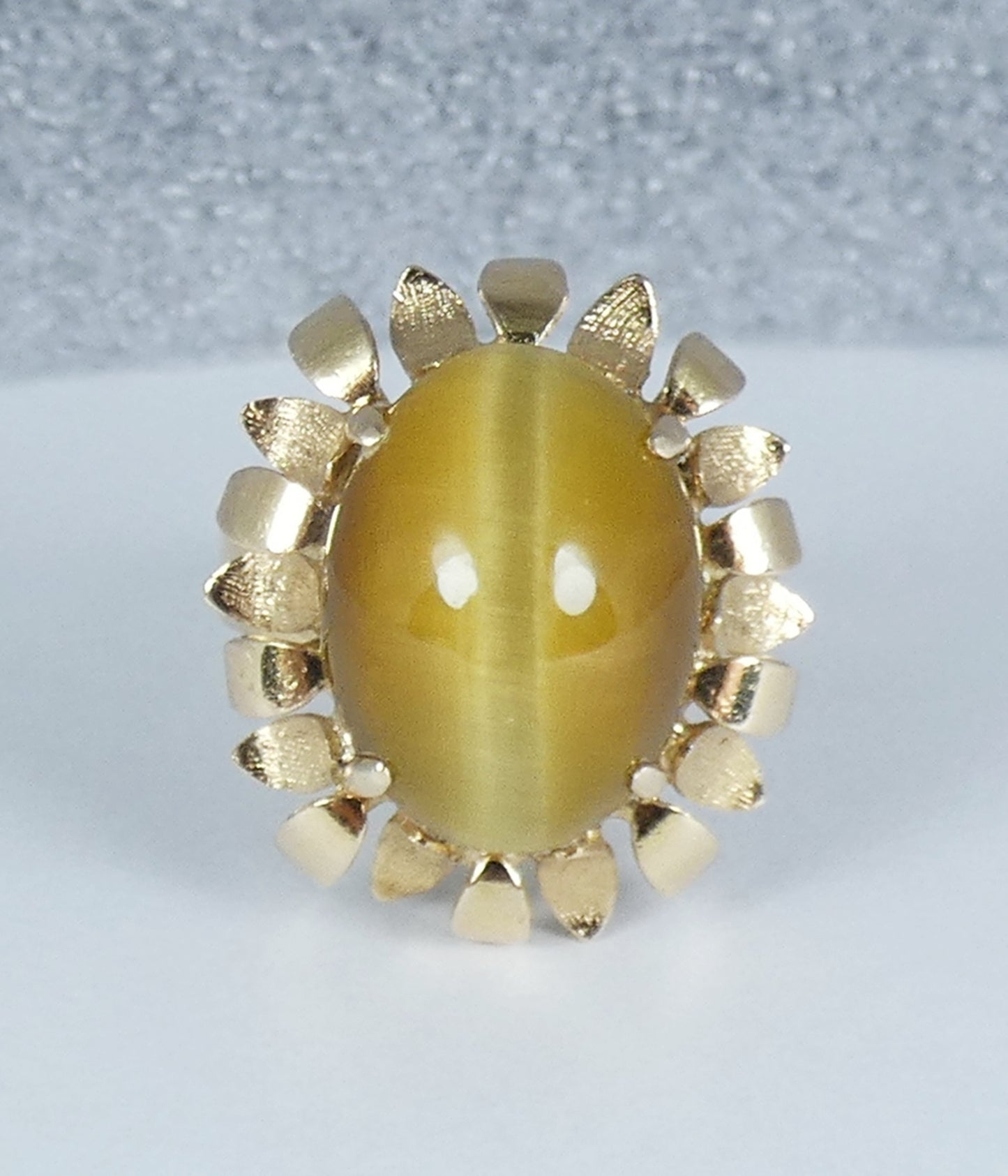 Vintage 18ct Yellow Gold Cats Tiger Eye Flower Cocktail Dress Ring 9 R 59 8.21gm