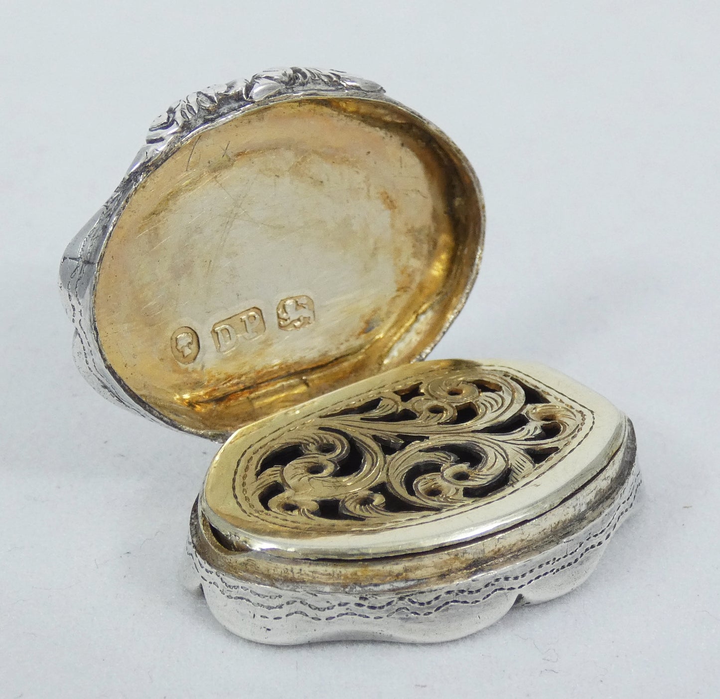 Antique Victorian 1853 Sterling Silver Vinaigrette Scent Pill Box & Grille Case