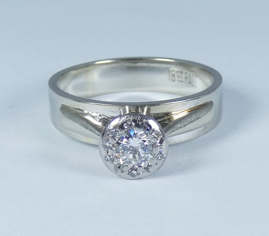 Vintage Solid 18ct White Gold .33ct Diamond Cluster Engagement Dress Ring 8 P 56