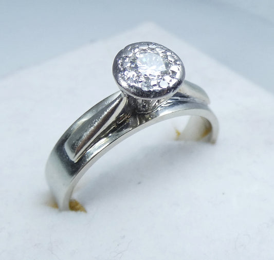 Vintage Solid 18ct White Gold .33ct Diamond Cluster Engagement Dress Ring 8 P 56