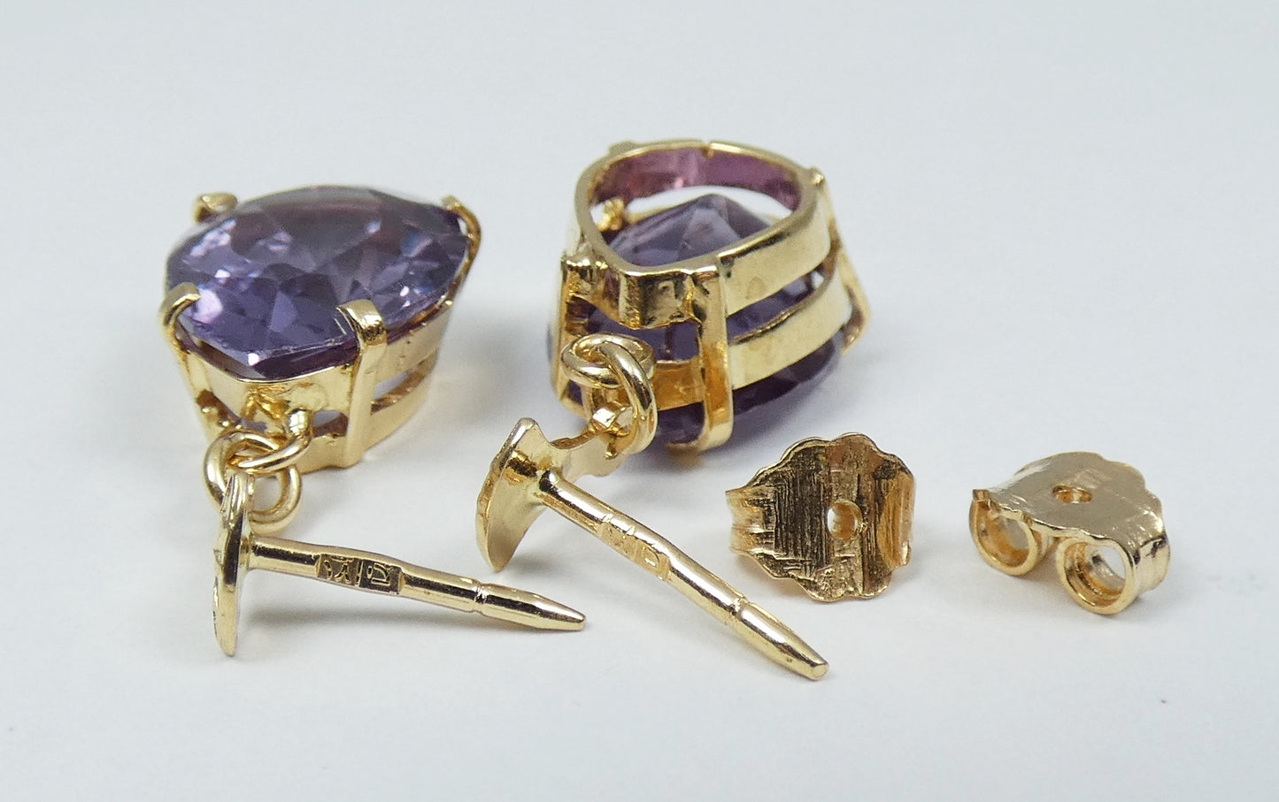 Vintage Egyptian Solid 18ct Yellow Gold Colour Change Alexandrite Pair Earrings