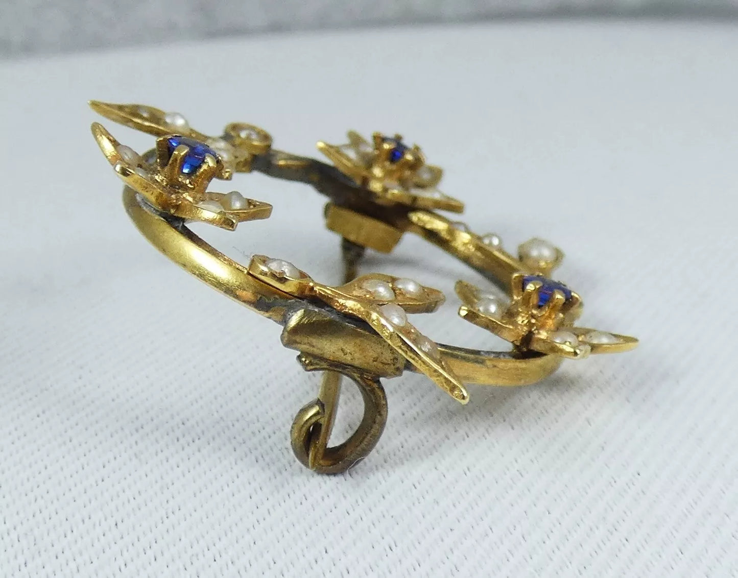 Antique Victorian 1890 15ct Yellow Gold Seed Pearl Flower Wreath Brooch Pin Blue