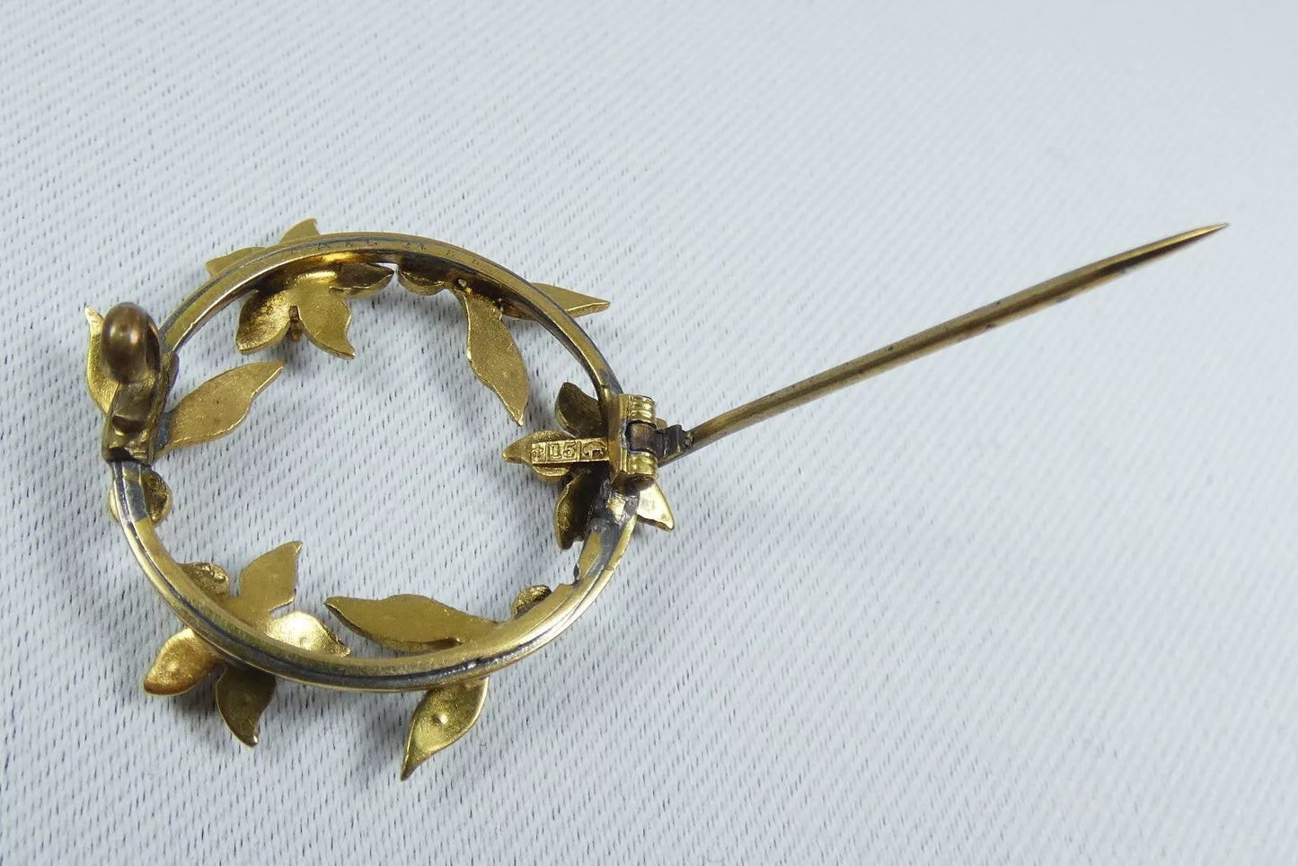 Antique Victorian 1890 15ct Yellow Gold Seed Pearl Flower Wreath Brooch Pin Blue