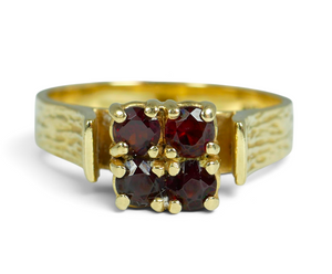 Vintage Solid 9ct Yellow Gold & Garnet Cluster Textured Band Ring Size 7 N 54