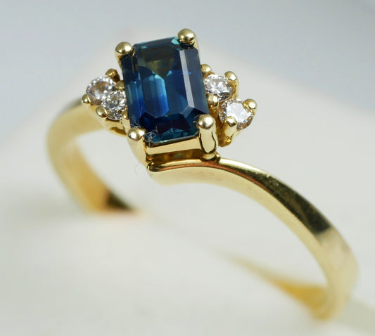 Modern Solid 18ct Yellow Gold London Blue Topaz & Diamond Dress Ring Size 7 N 54