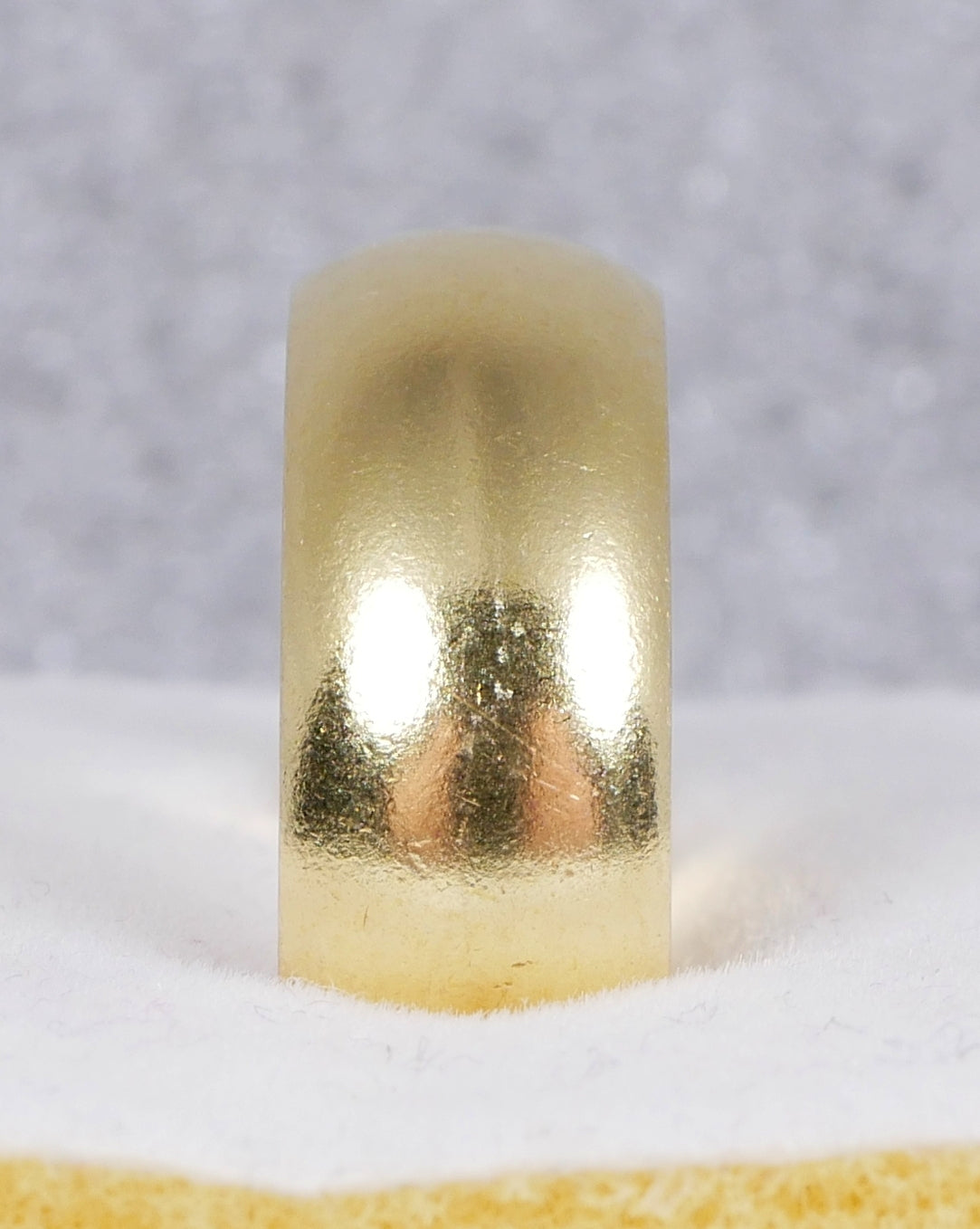 Heavy Vintage Solid 18ct Yellow Gold 7mm Curved Wedding Band Ring Size 9 R 59