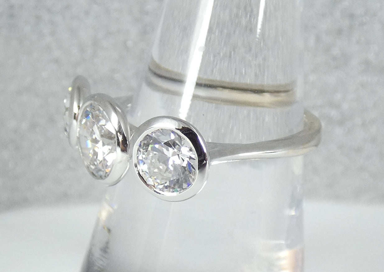 Solid 14ct White Gold 3 Stone CZ Trilogy Dress Cocktail Ring Size 6.5 M 52