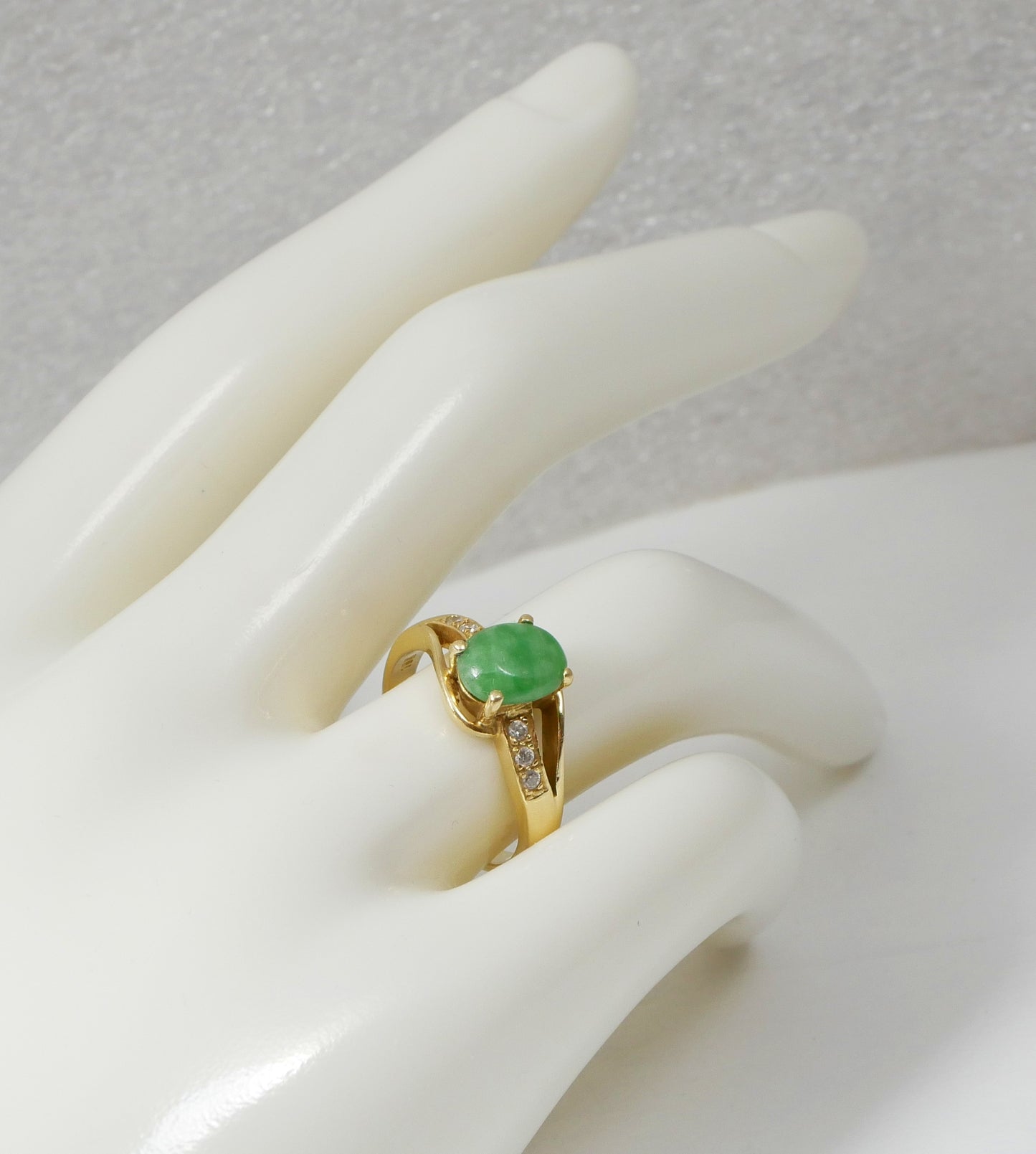 Vintage Solid 18ct Yellow Gold Green Jadeite Jade Dress Band Ring Size 6.5 M 52