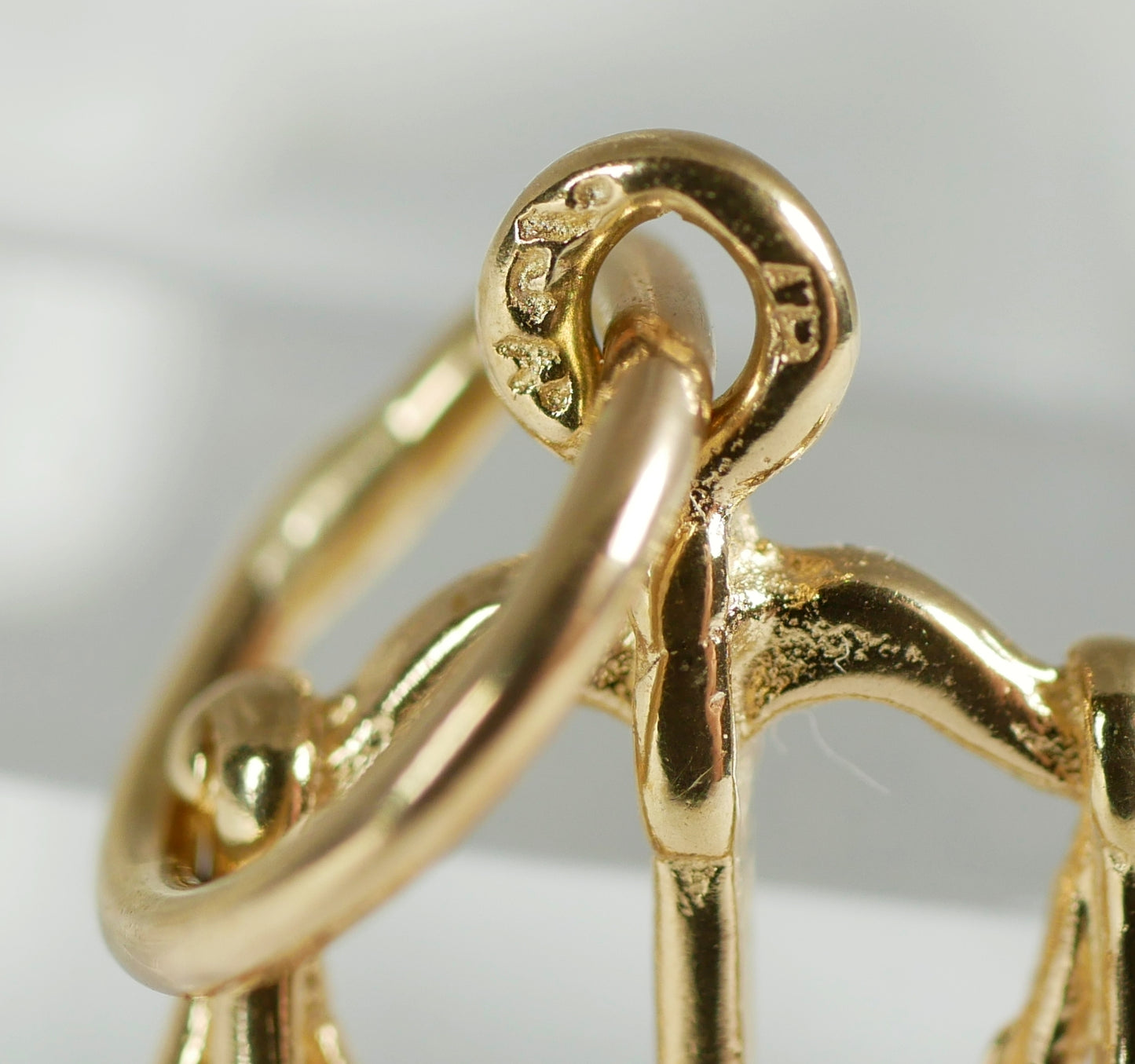 Solid 9ct Yellow Gold Libra Scales Zodiac Pendant Charm 375 Horoscope Justice
