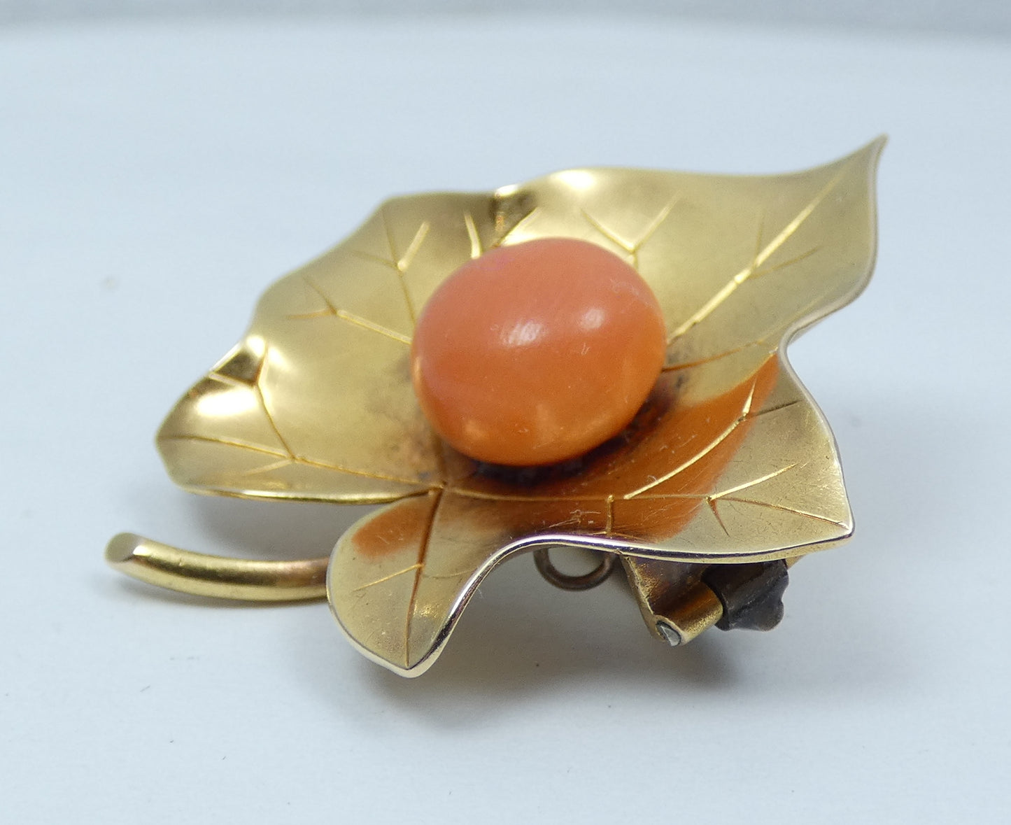 Antique Edwardian 1900 Solid 18ct Yellow Gold & Coral Maple Leaf Brooch Pin