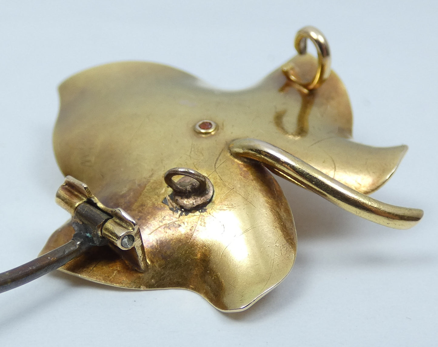 Antique Edwardian 1900 Solid 18ct Yellow Gold & Coral Maple Leaf Brooch Pin