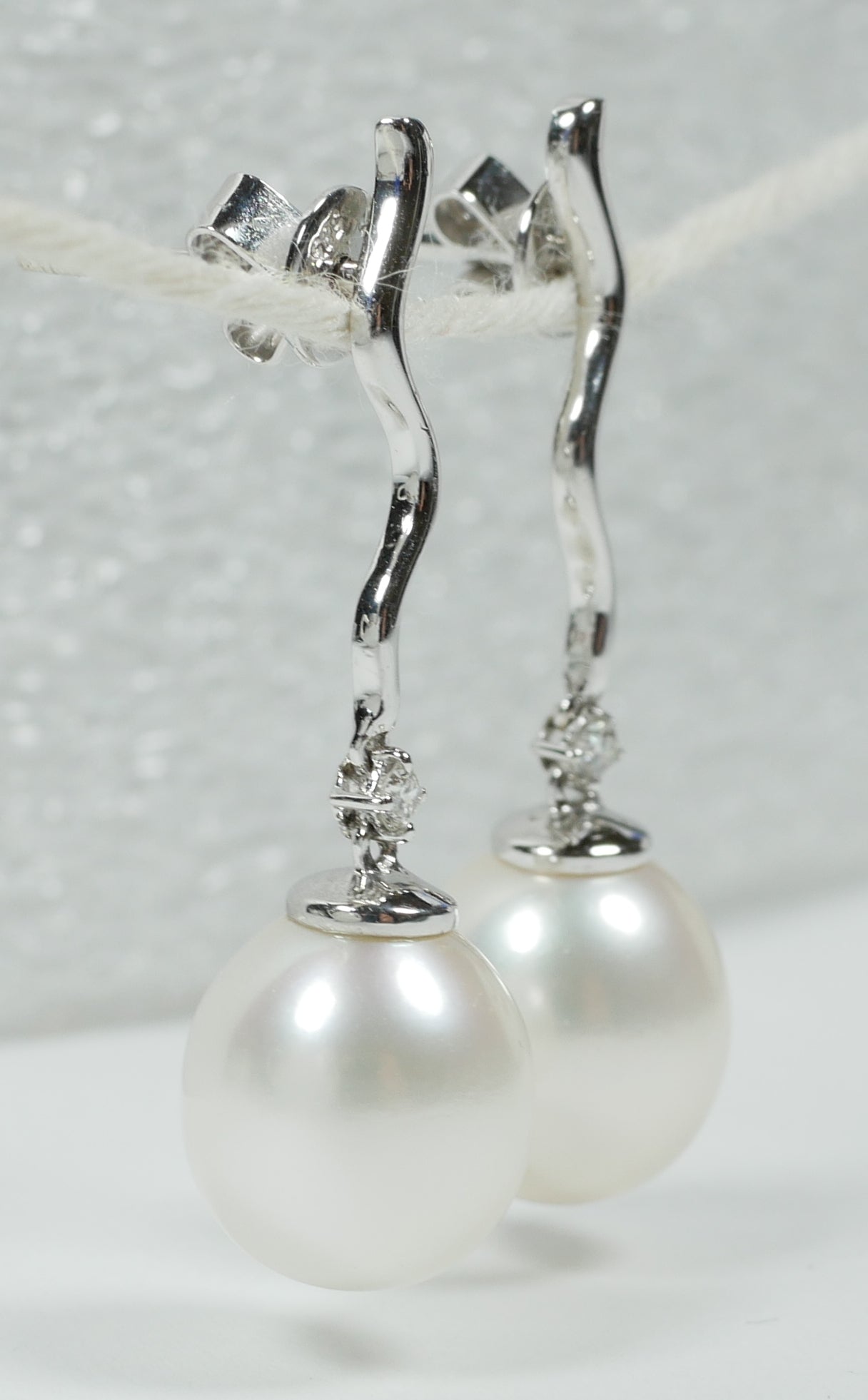 New Solid 14ct White Gold Pair of 11mm Pearl & Diamond Wave Dangle Earrings Set