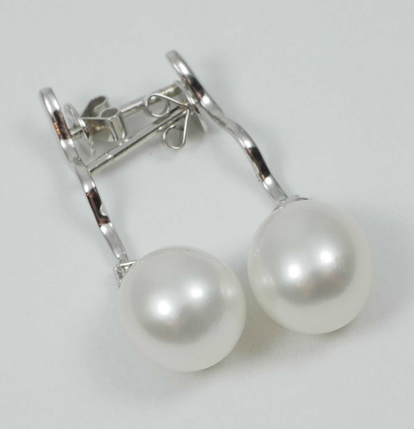 New Solid 14ct White Gold Pair of 11mm Pearl & Diamond Wave Dangle Earrings Set