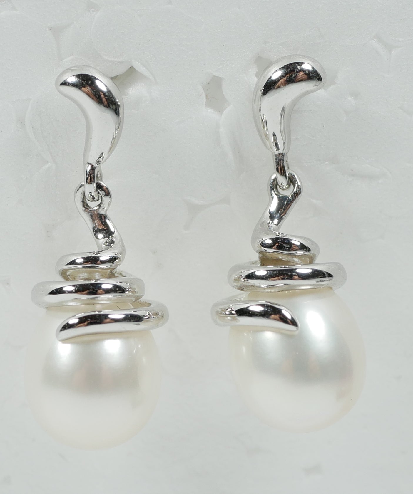 New Solid 14ct White Gold Pair of 10mm Oval White Pearl Dangle Earrings Set 585