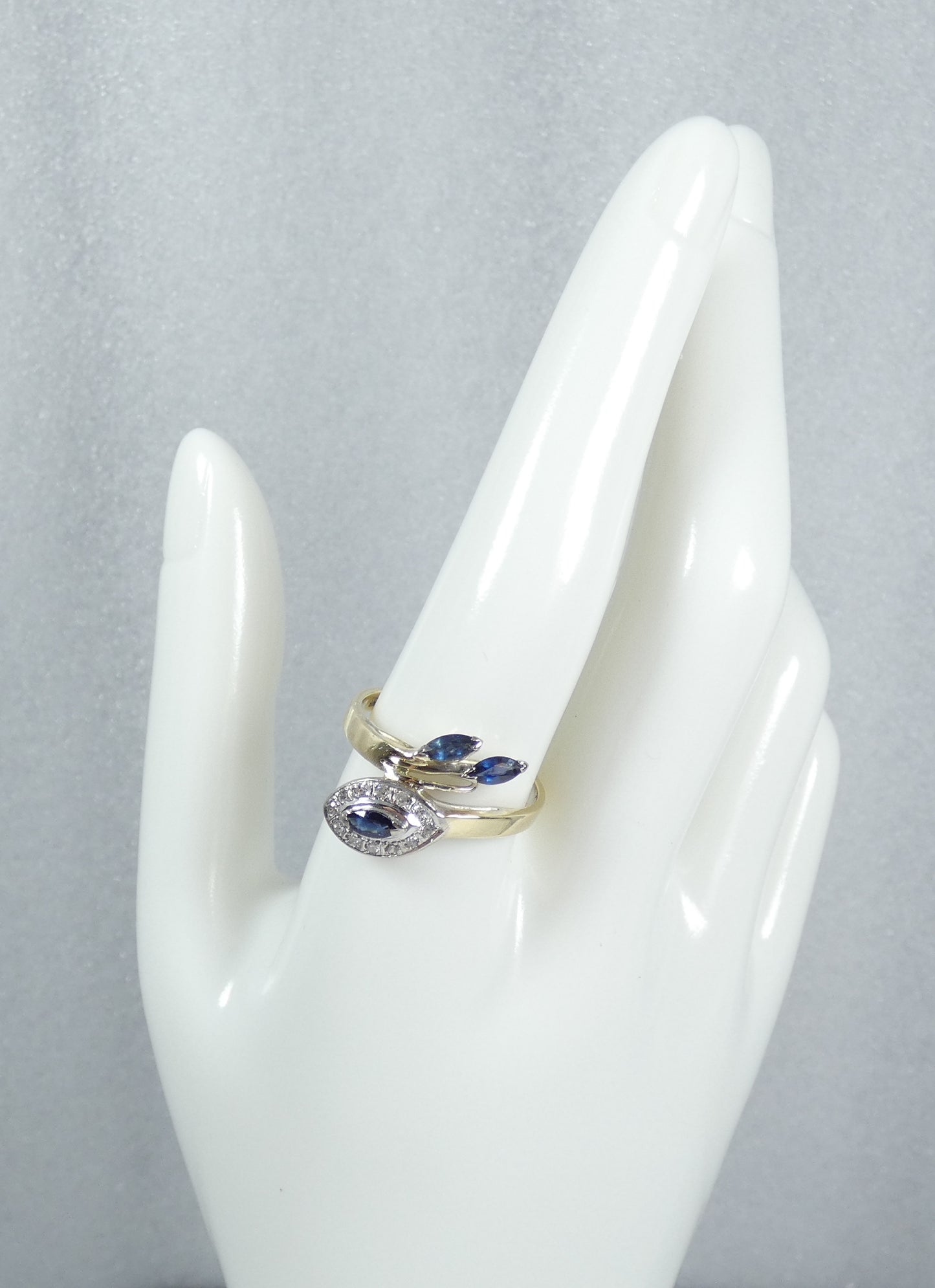 14ct Yellow Gold Aust. Blue Marquise Sapphire & Diamond Dress Ring Size 10 T 61