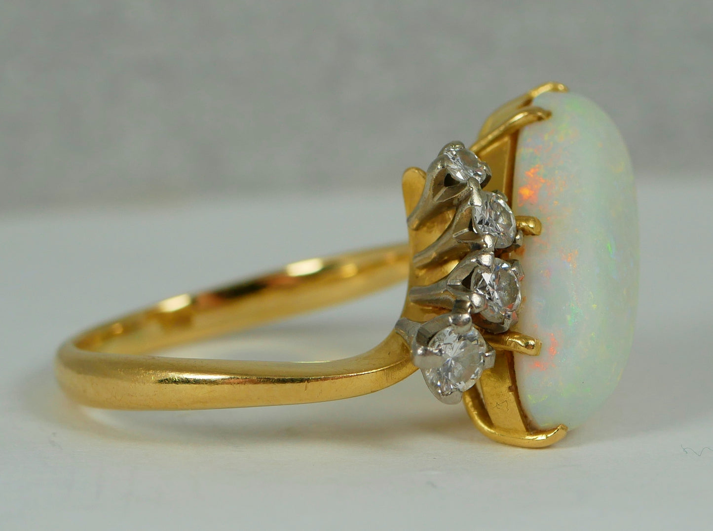 Vintage 18ct Yellow Gold Solid 3ct White Opal & Diamond Dress Ring Size 7.5 O 55