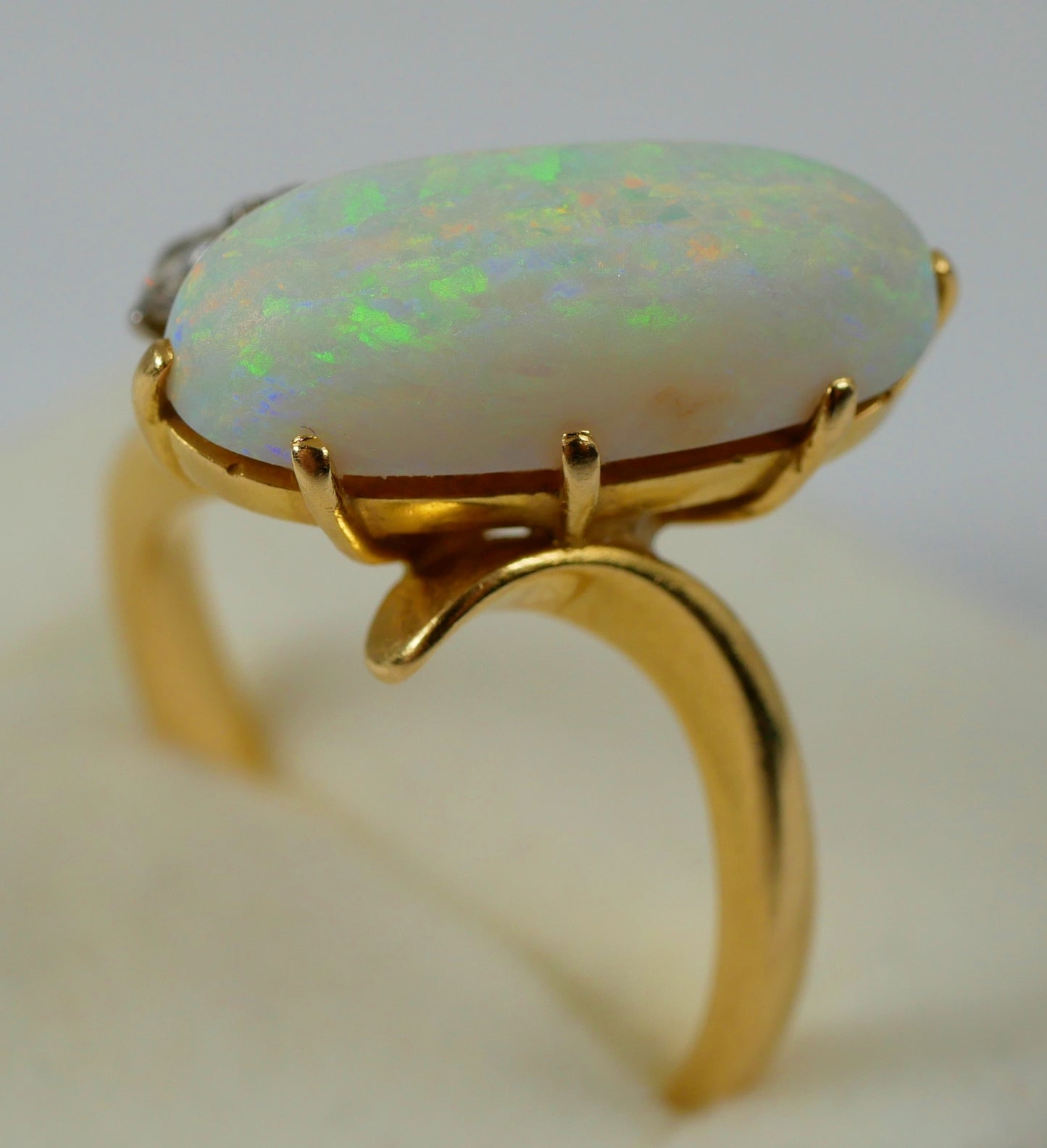 Vintage 18ct Yellow Gold Solid 3ct White Opal & Diamond Dress Ring Size 7.5 O 55