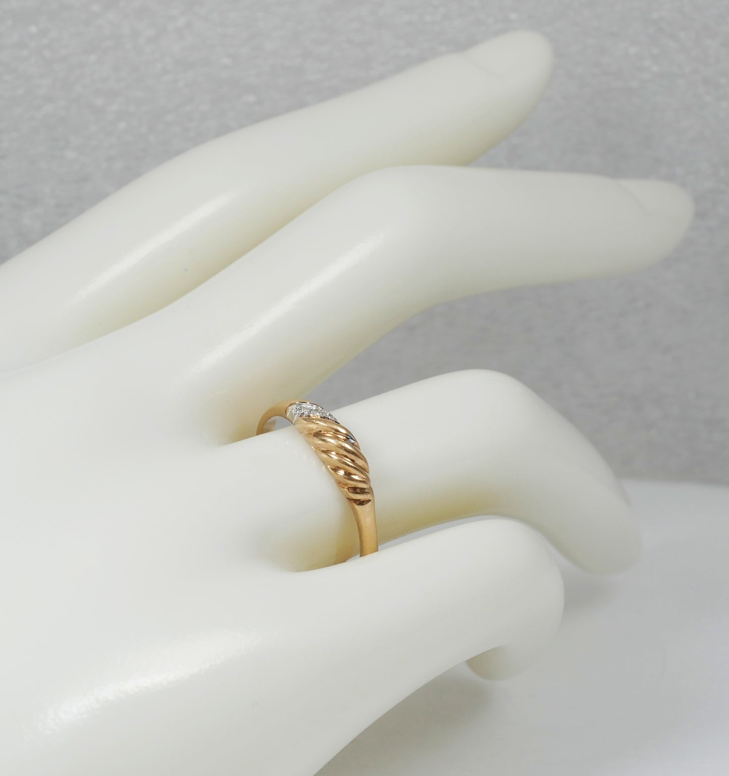 Vintage Solid 9ct Yellow Gold & Diamond Twisted Rope Dress Ring Size 7 N 54 375