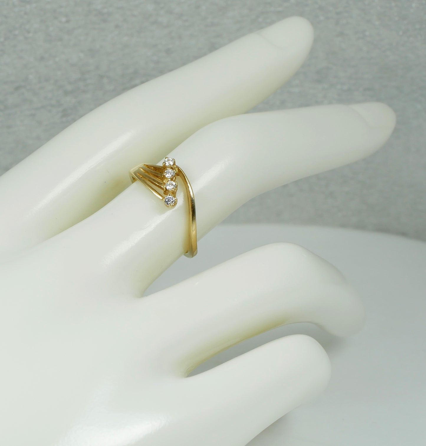 Vintage Solid 9ct Yellow Gold & White Stone Crossover Dress Ring Size 6.5 M 52