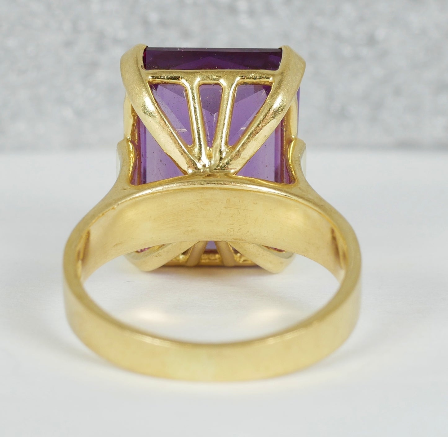 Vintage Solid 18ct Yellow Gold Purple Sapphire Cocktail Dress Ring Size 6 L 51