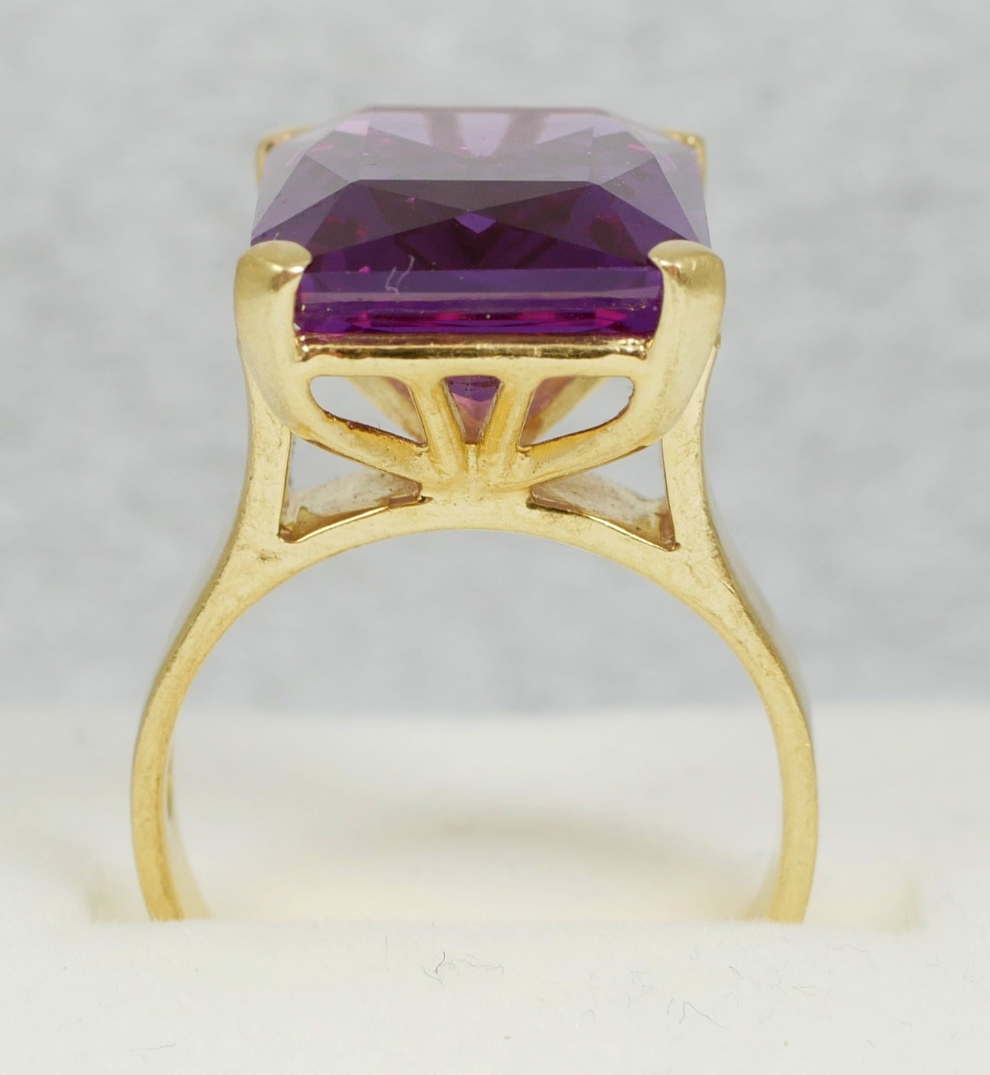 Vintage Solid 18ct Yellow Gold Purple Sapphire Cocktail Dress Ring Size 6 L 51
