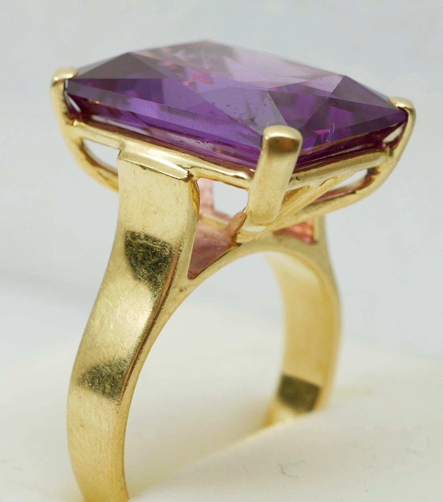Vintage Solid 18ct Yellow Gold Purple Sapphire Cocktail Dress Ring Size 6 L 51