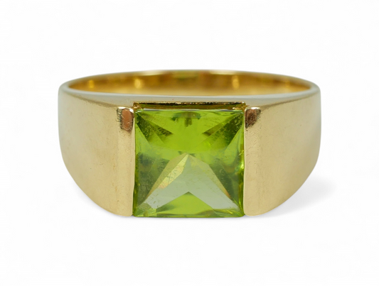 Vintage Solid 18ct Yellow Gold Vivid Green Peridot Signet Dress Ring Size 8 P 56