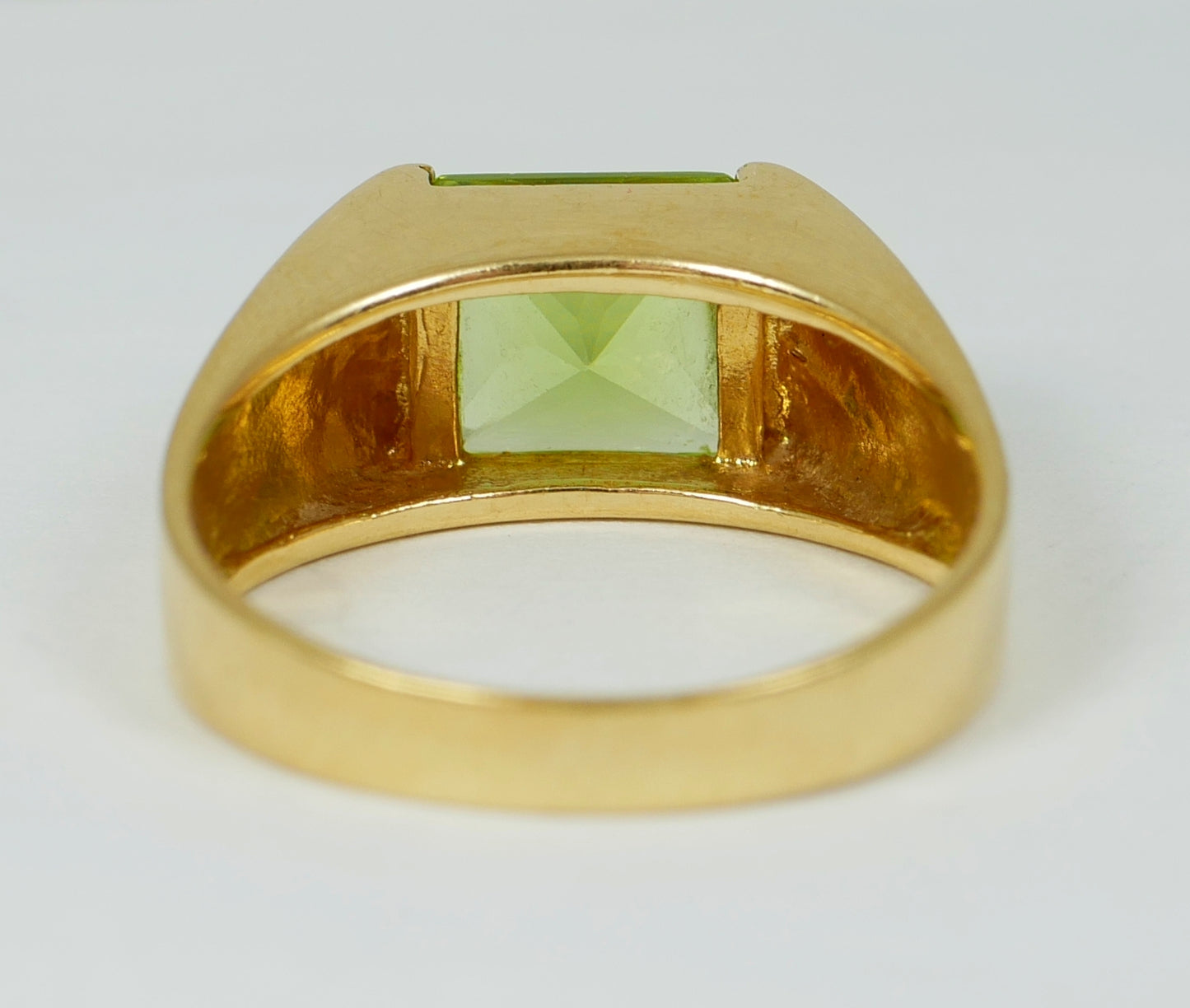 Vintage Solid 18ct Yellow Gold Vivid Green Peridot Signet Dress Ring Size 8 P 56