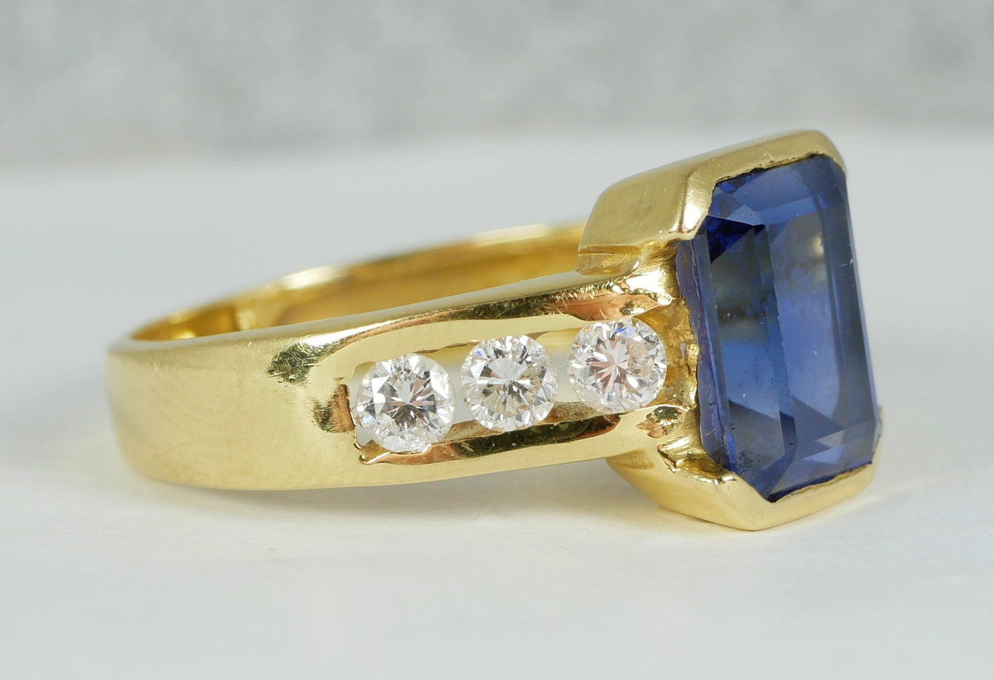 Solid 18ct Yellow Gold Royal Blue Sapphire .4ct Diamond Dress Ring Size 7.5 O 55