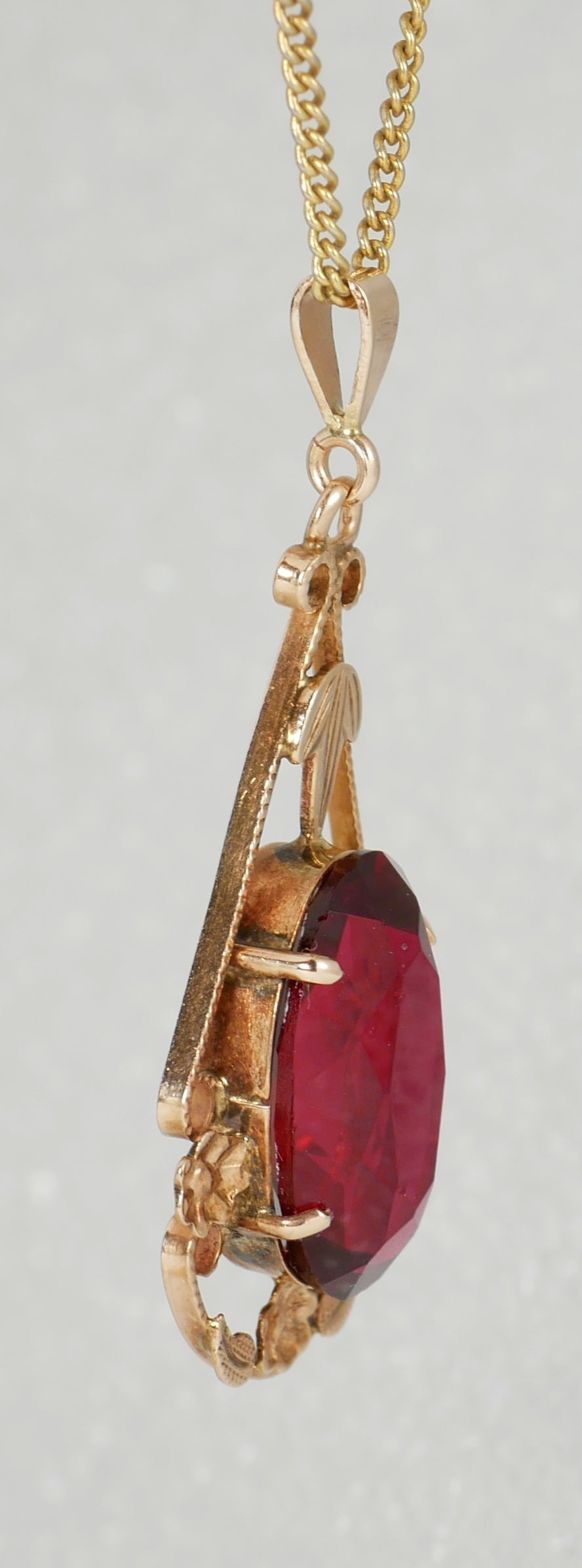 Antique Art Deco 1940 Solid 9ct Yellow Gold Large Red Stone Necklace Pendant 375
