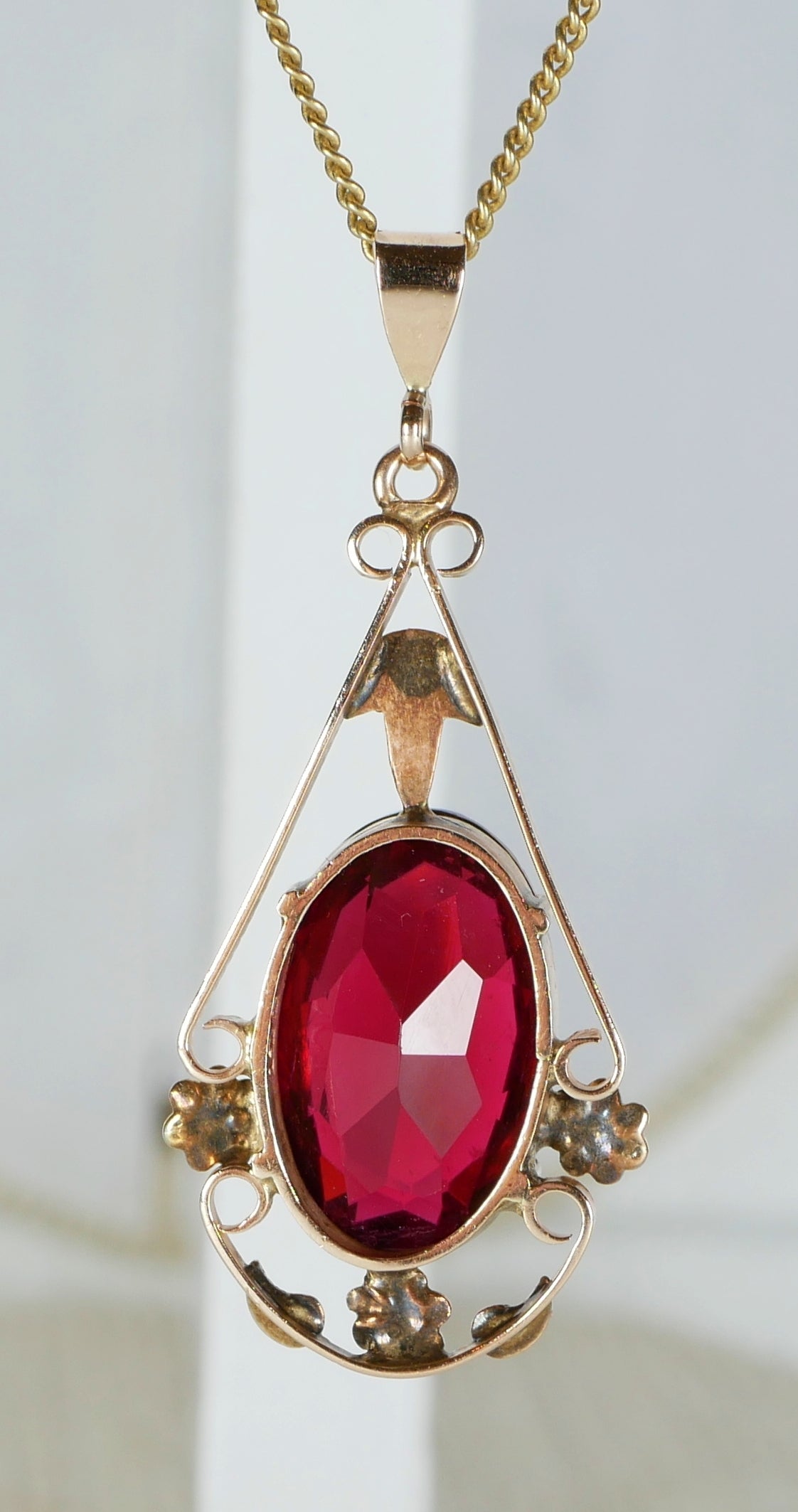 Antique Art Deco 1940 Solid 9ct Yellow Gold Large Red Stone Necklace Pendant 375
