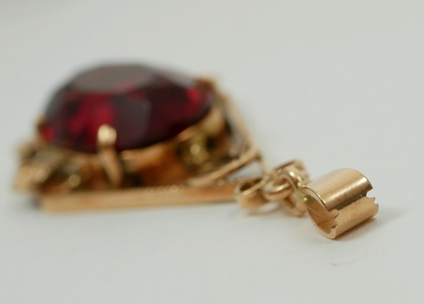 Antique Art Deco 1940 Solid 9ct Yellow Gold Large Red Stone Necklace Pendant 375