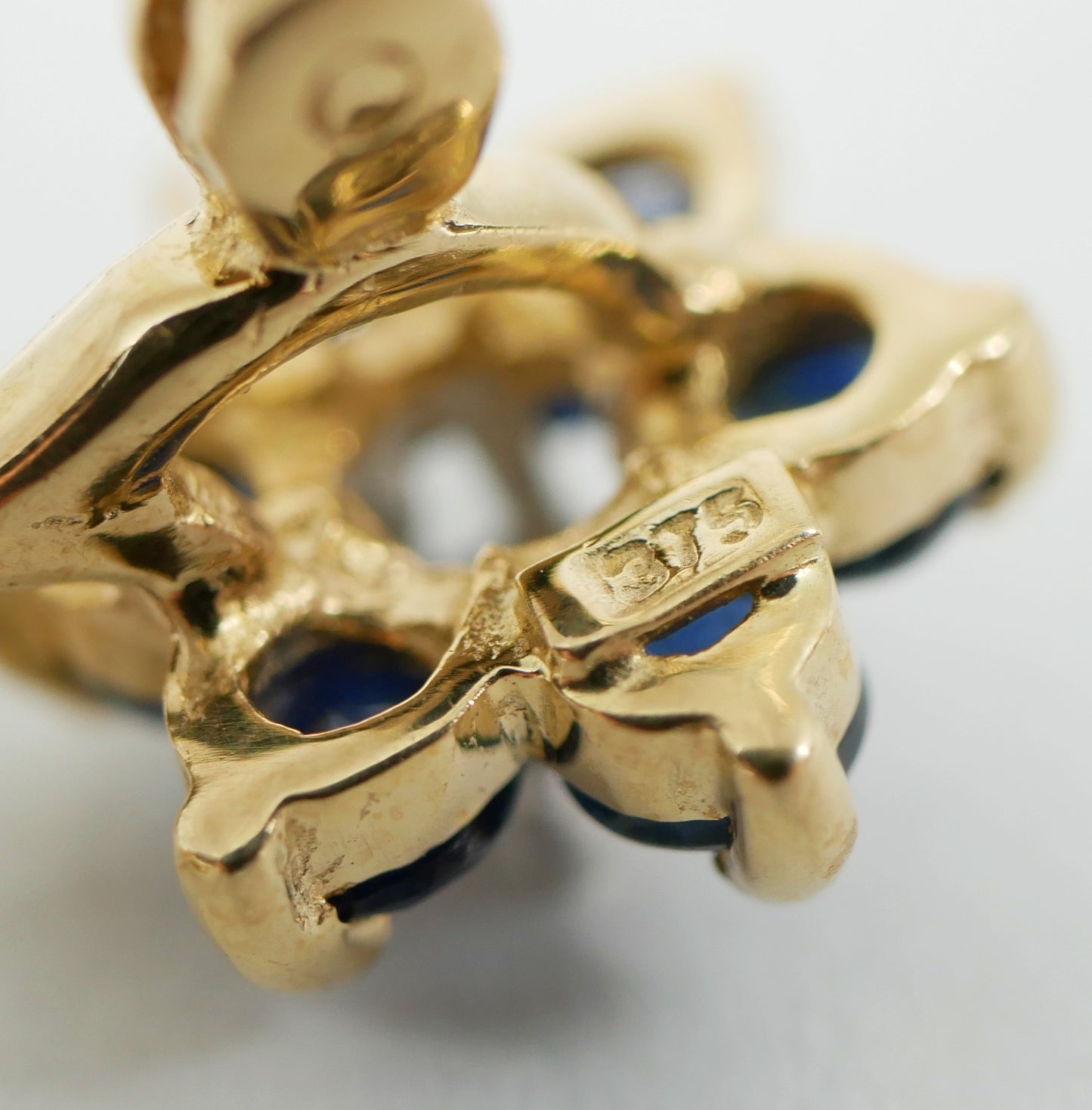 Petite Solid 9ct Yellow Gold Natural Blue Sapphire & Diamond Flower Brooch Pin