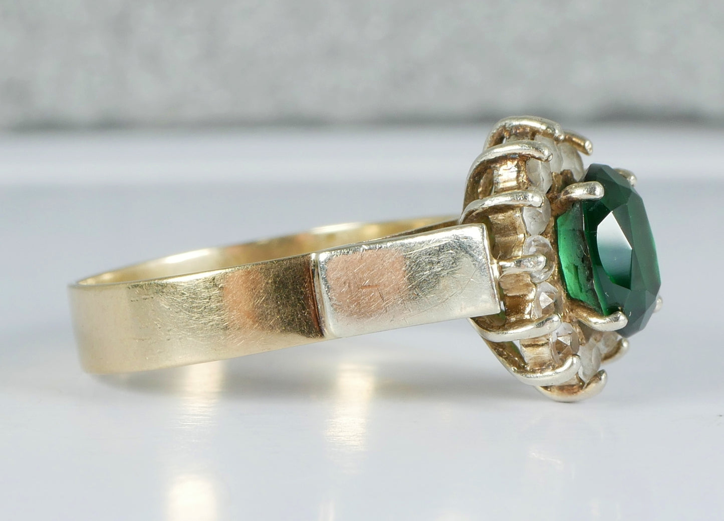 Vintage Solid 9ct Yellow Gold Green & White Sapphire Halo Dress Ring Size 8 P 56