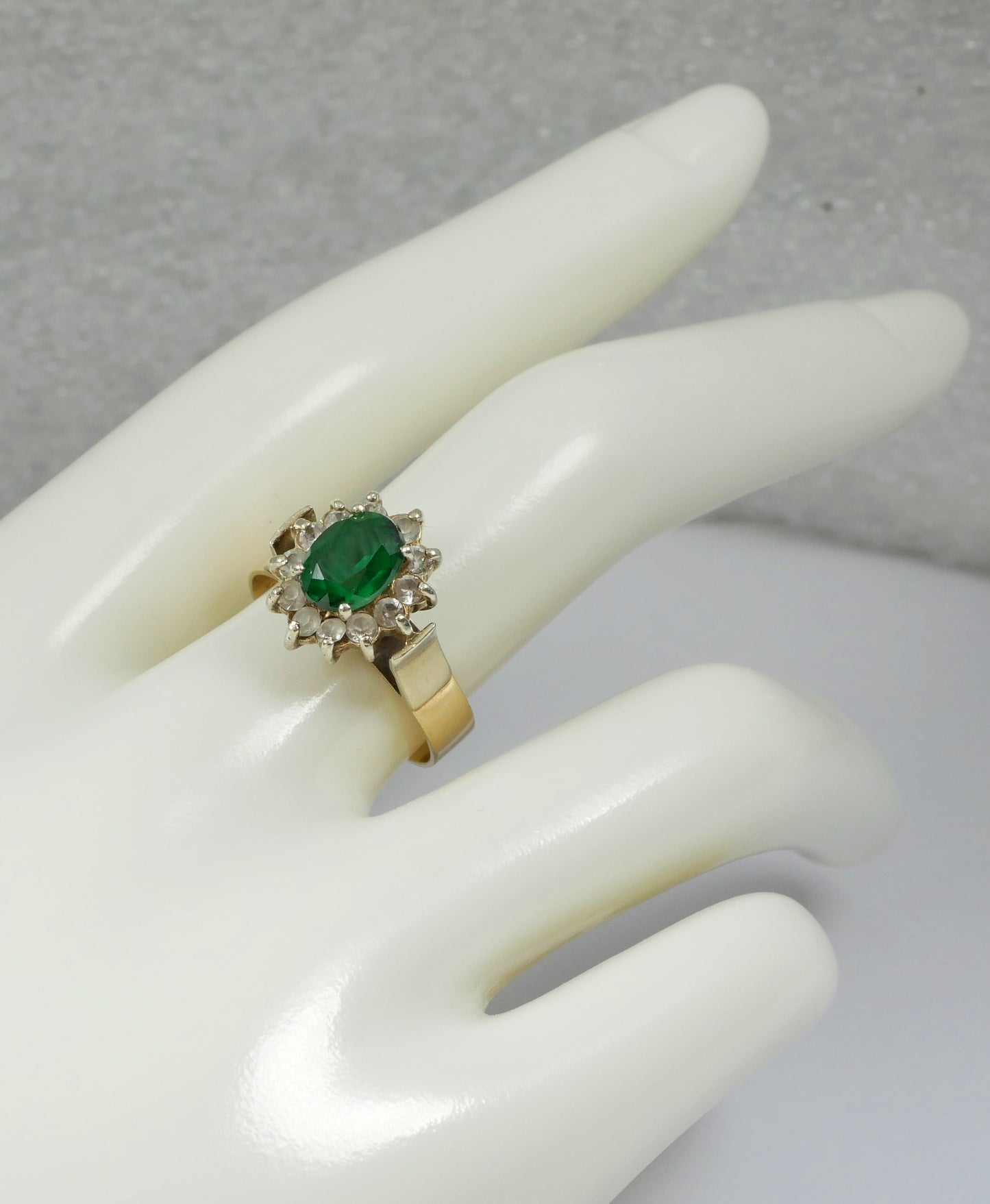 Vintage Solid 9ct Yellow Gold Green & White Sapphire Halo Dress Ring Size 8 P 56
