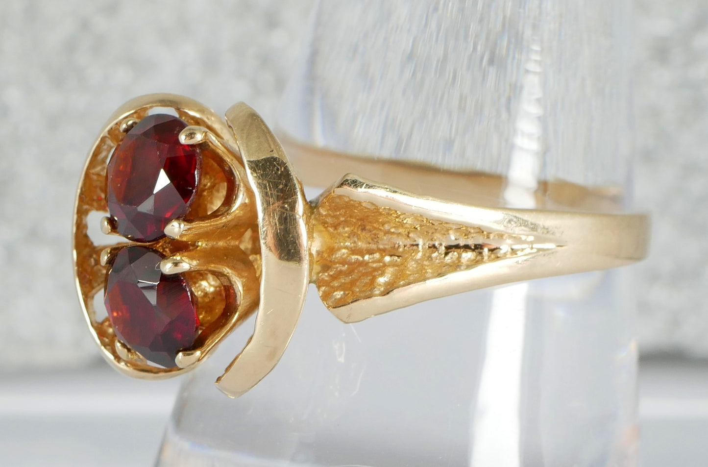 Vintage Retro 9ct Textured Yellow Gold Red Garnet Dress Ring Size 10.5 U 63 375
