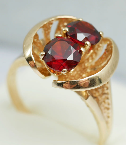 Vintage Retro 9ct Textured Yellow Gold Red Garnet Dress Ring Size 10.5 U 63 375