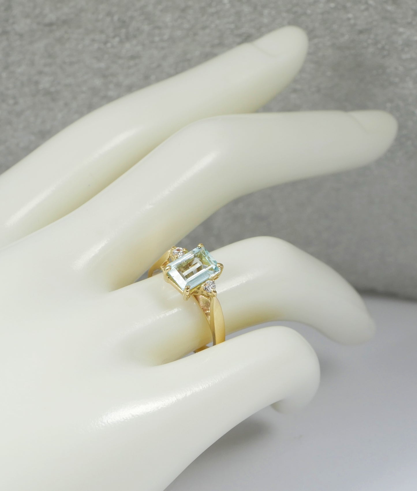 Vintage Solid 9ct Yellow Gold Emerald Cut Topaz 3 Stone Dress Ring Size 6 L 51