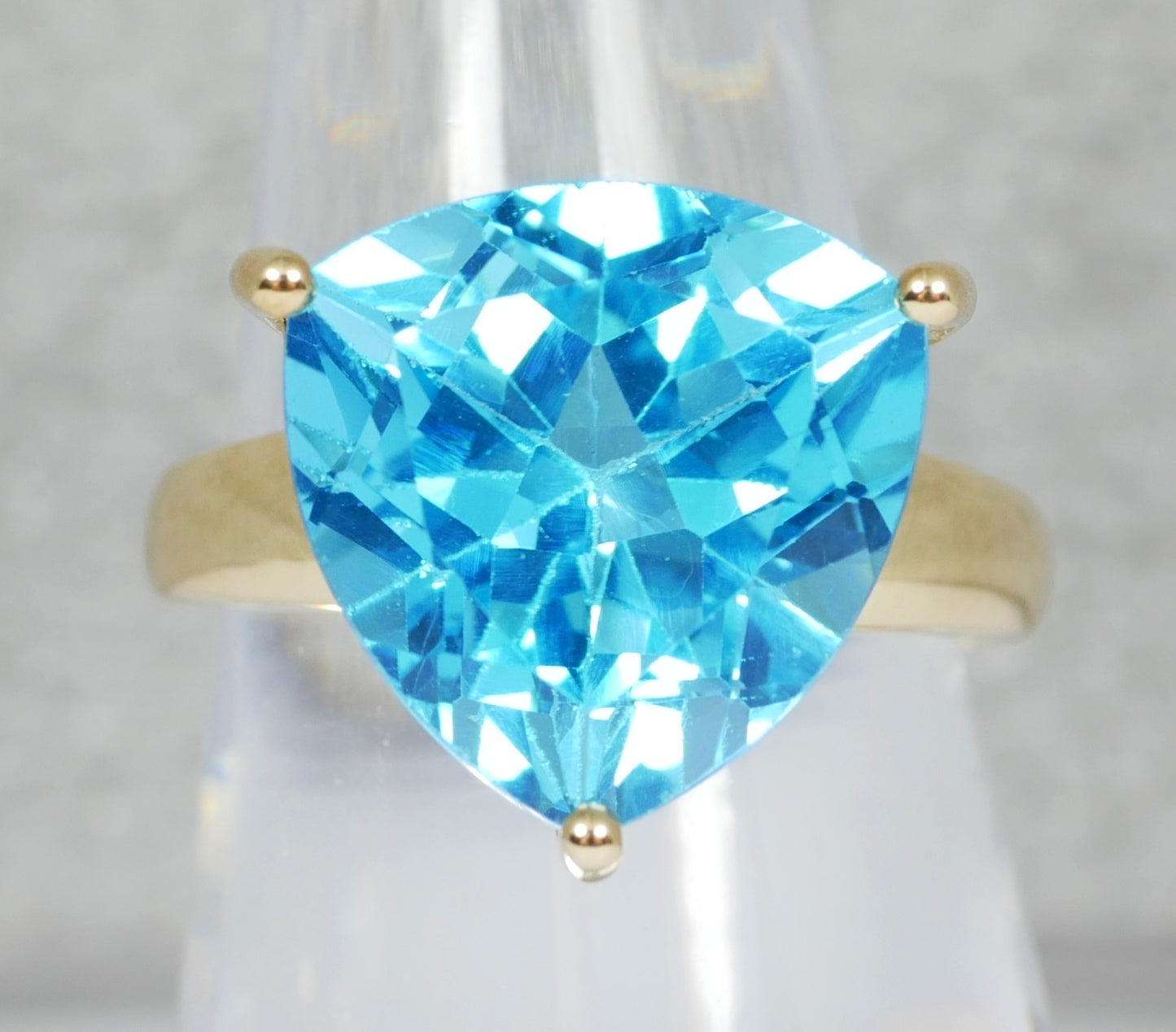 Solid 9ct Yellow Gold Trillion Cut 11ct Swiss Blue Topaz Dress Ring Size 8 P 56