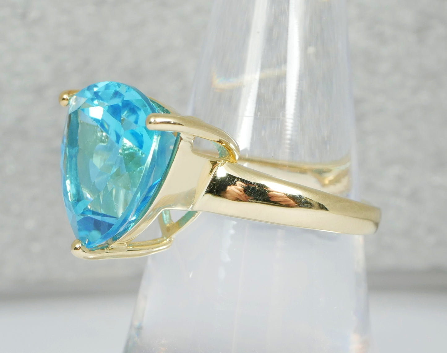Solid 9ct Yellow Gold Trillion Cut 11ct Swiss Blue Topaz Dress Ring Size 8 P 56