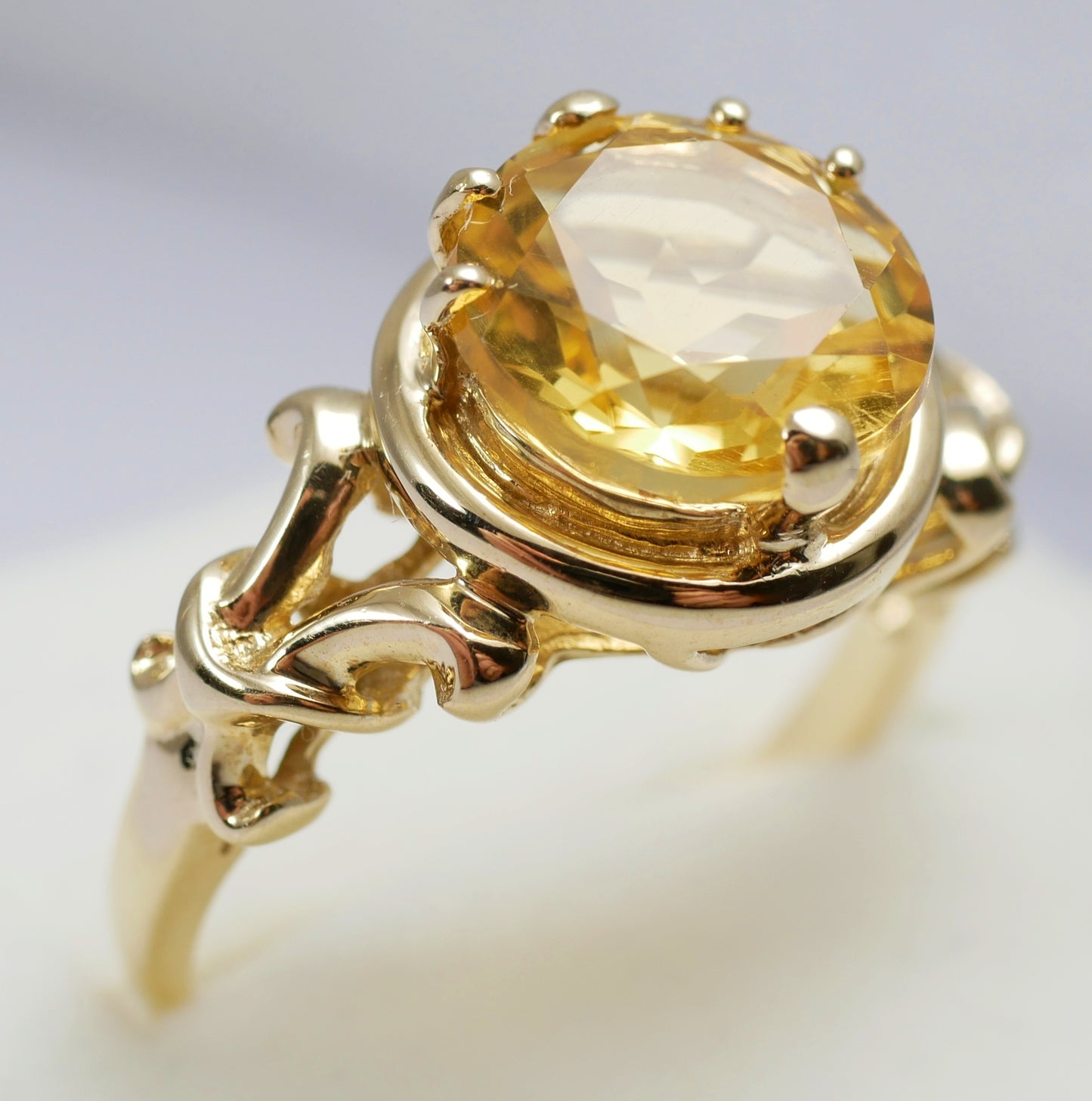 Modern Solid 9ct Yellow Round Cut Citrine Fleur de Lis Dress Ring Size 8 P 56