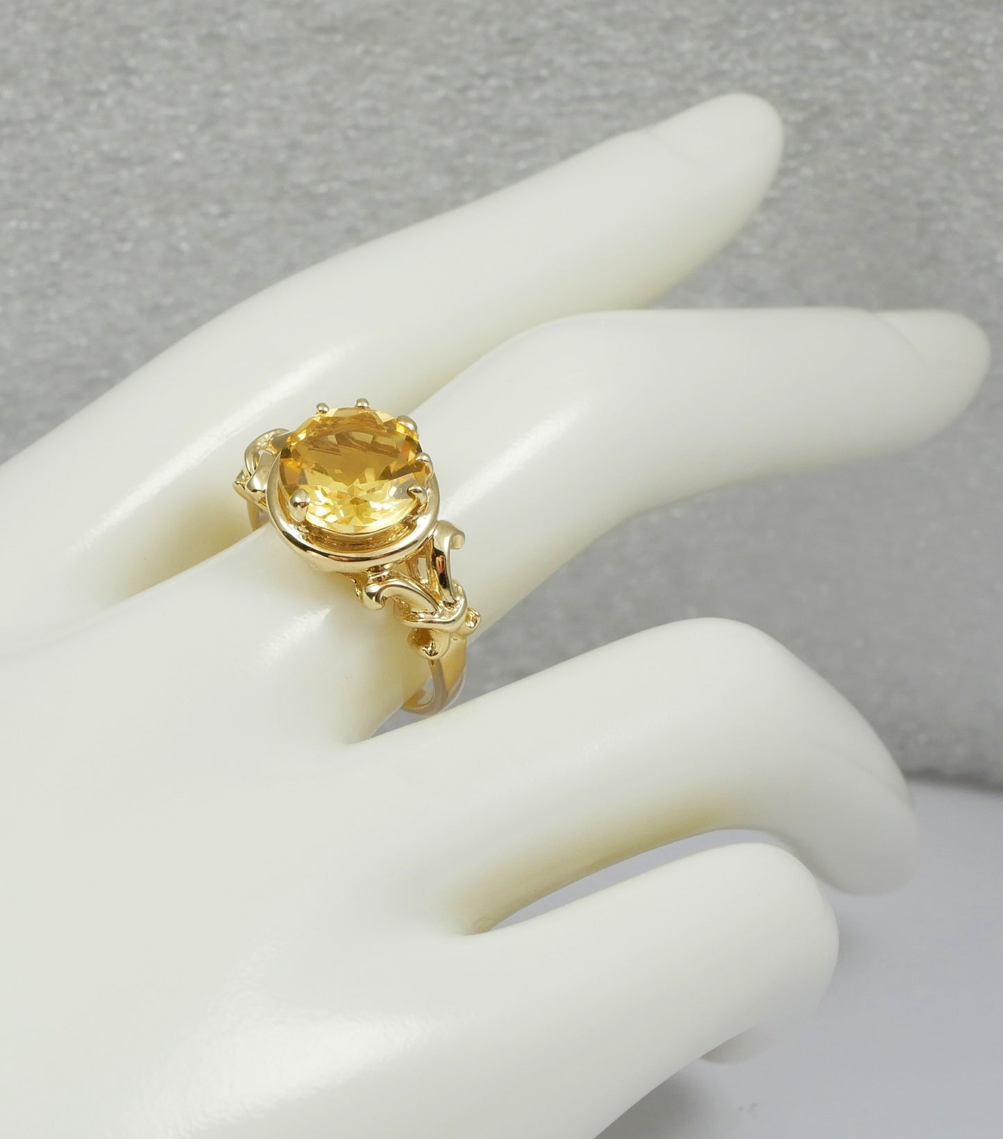 Modern Solid 9ct Yellow Round Cut Citrine Fleur de Lis Dress Ring Size 8 P 56