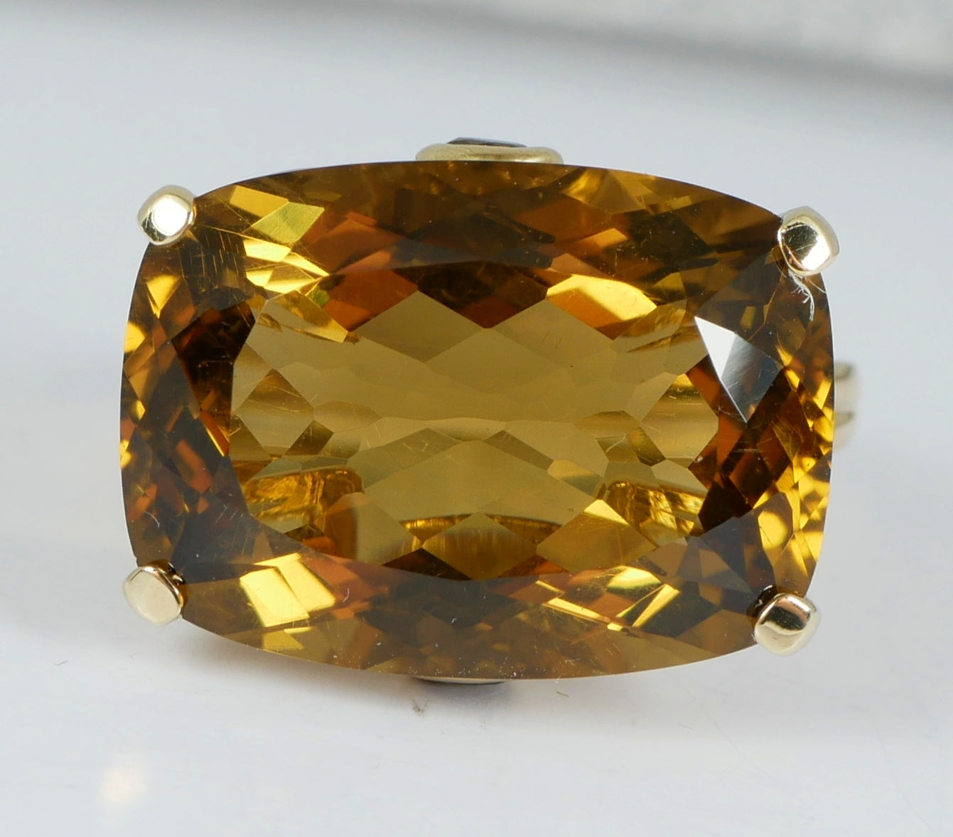 Solid 9ct Yellow Gold Cushion Cut Smoky Quartz 3 Stone Dress Ring Size 9.5 S 60
