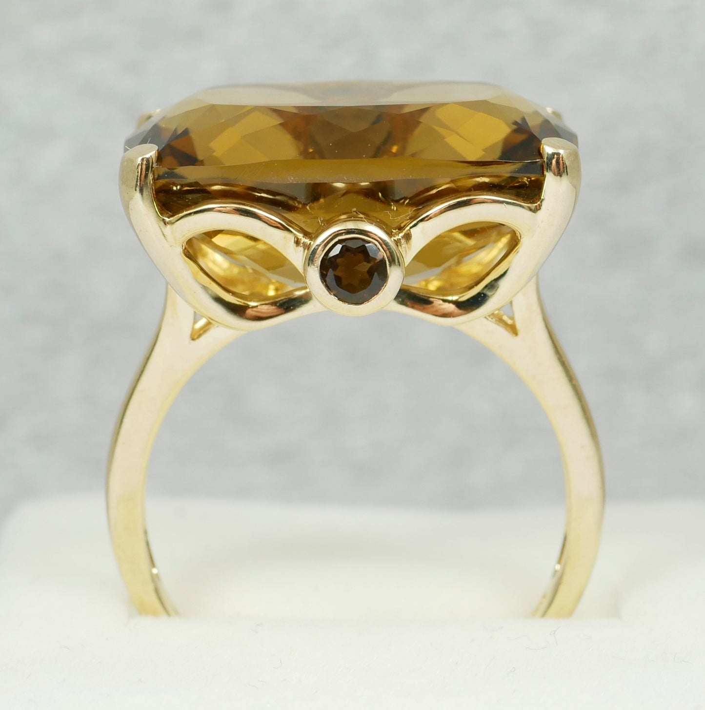 Solid 9ct Yellow Gold Cushion Cut Smoky Quartz 3 Stone Dress Ring Size 9.5 S 60