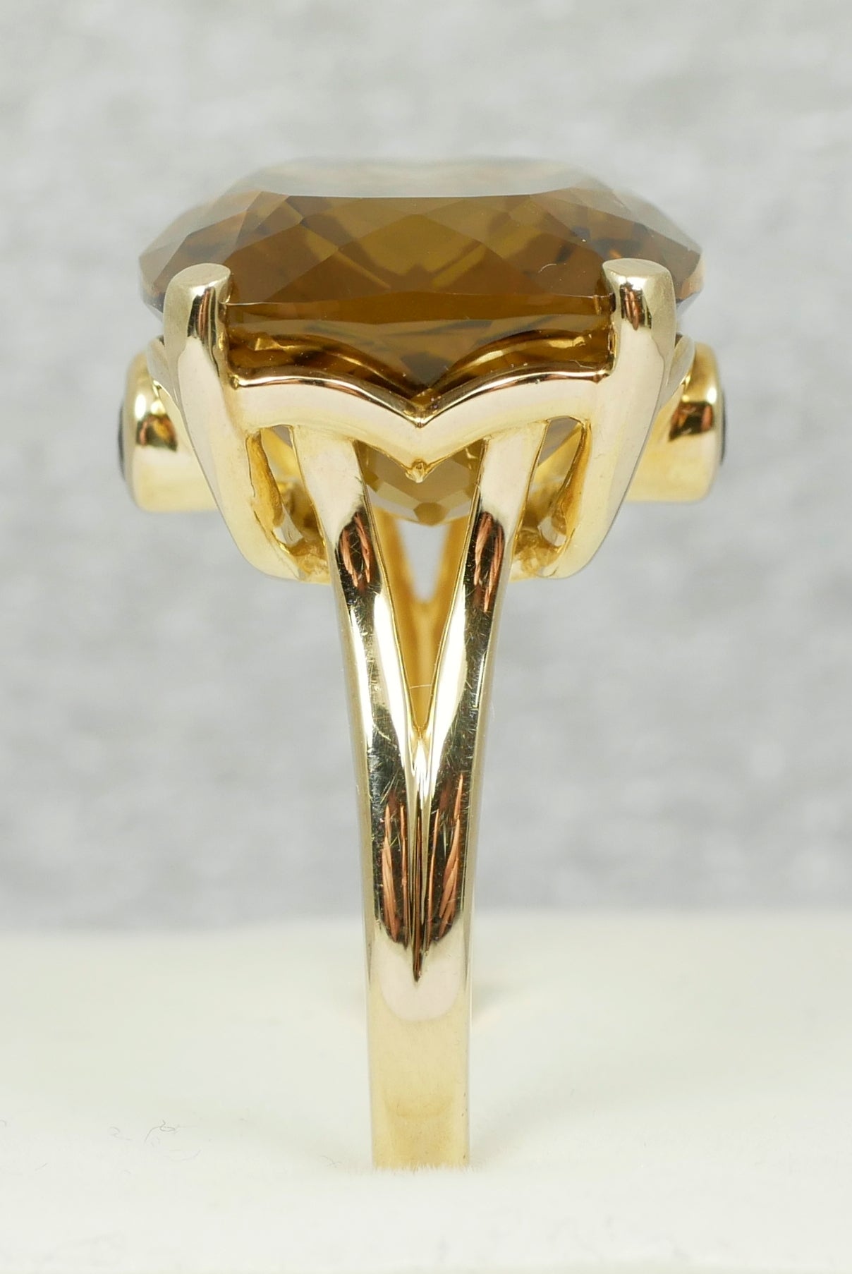 Solid 9ct Yellow Gold Cushion Cut Smoky Quartz 3 Stone Dress Ring Size 9.5 S 60