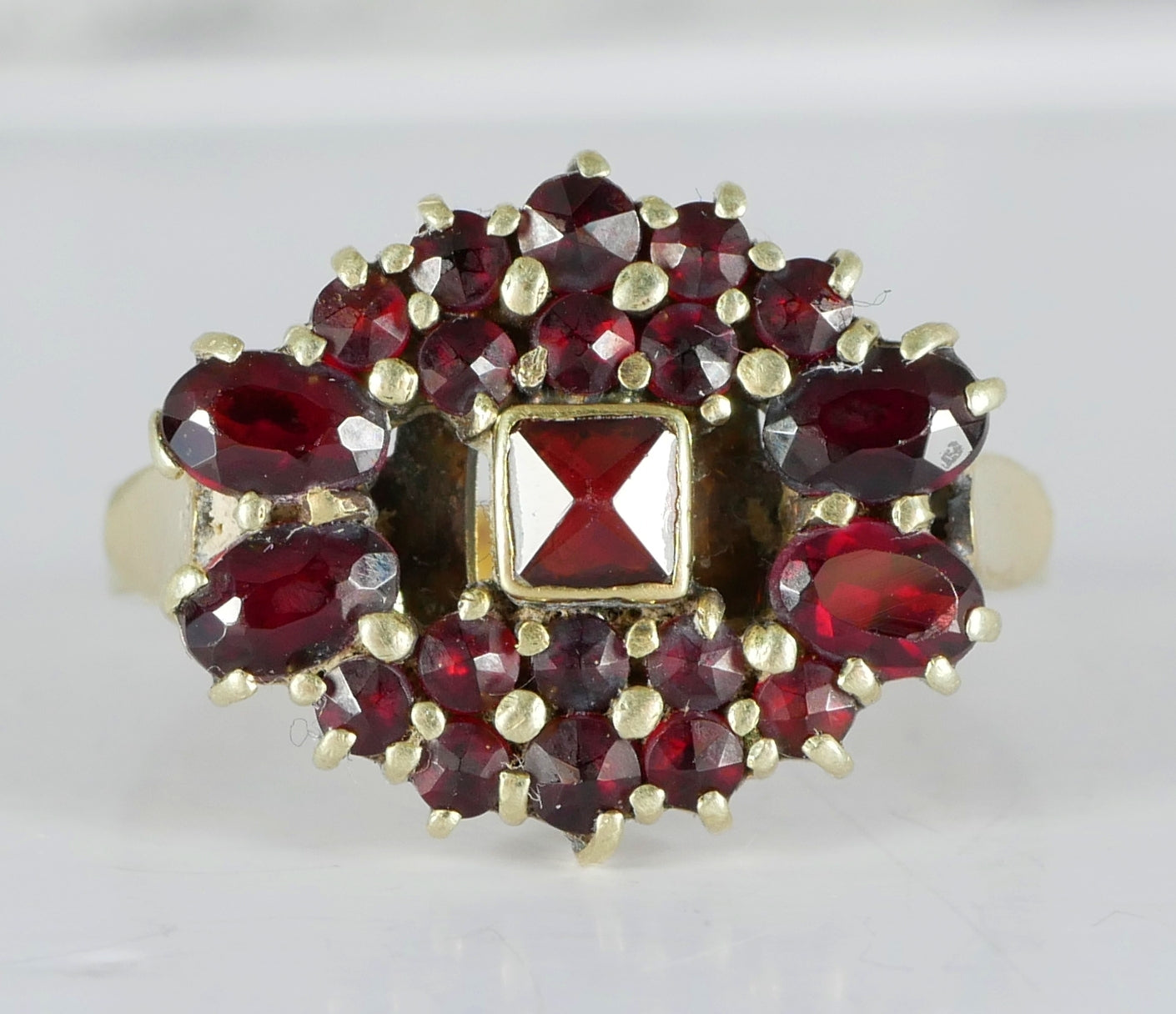 Vintage Solid 14ct Yellow Gold Red Garnet Cluster Cocktail Dress Ring 6.5 M 52